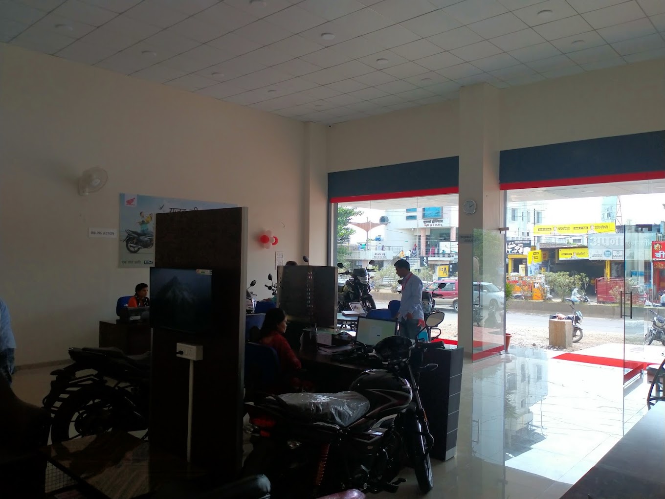 Ashapura HONDA Two Wheeler Motorcycle and Scooter Showroom