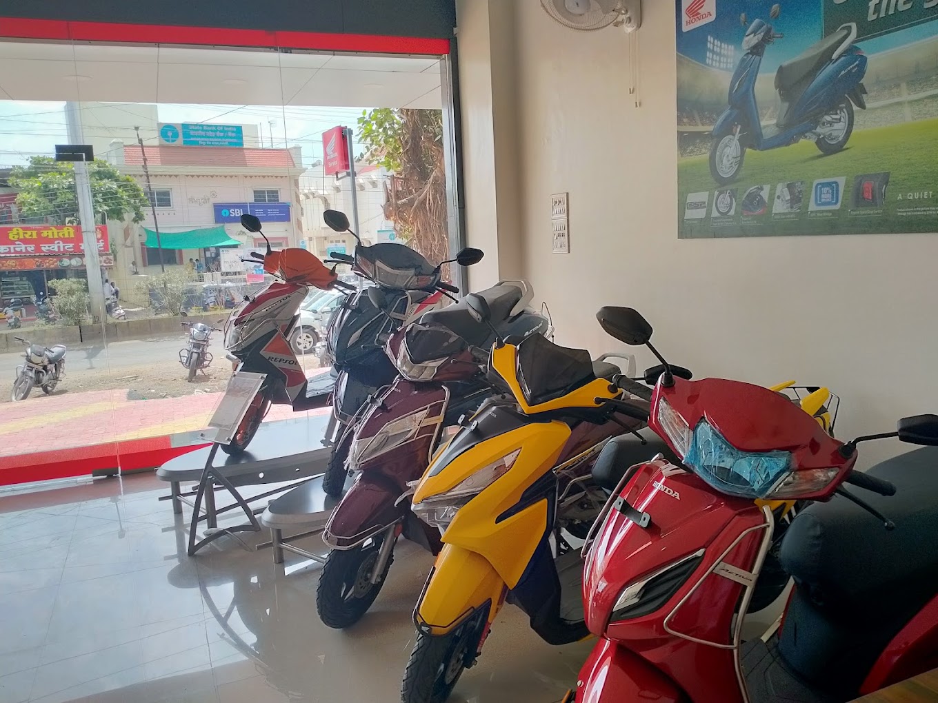 Ashapura HONDA Two Wheeler Motorcycle and Scooter Showroom