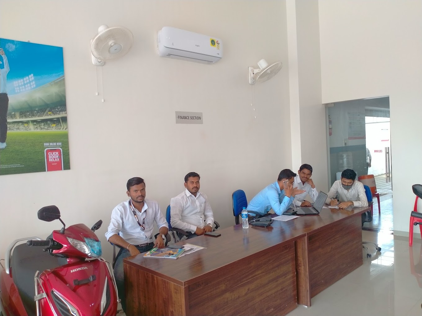 Ashapura HONDA Two Wheeler Motorcycle and Scooter Showroom