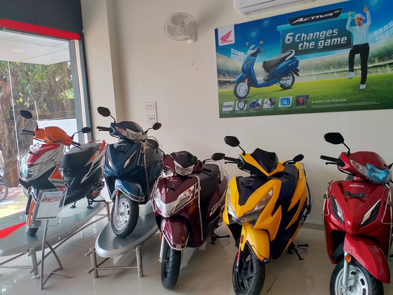 Ashapura HONDA Two Wheeler Motorcycle and Scooter Showroom